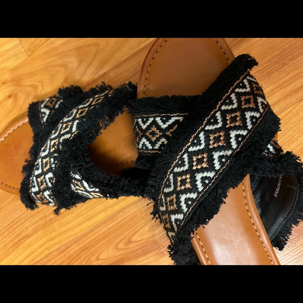 Women’s universal thread slip on shoes